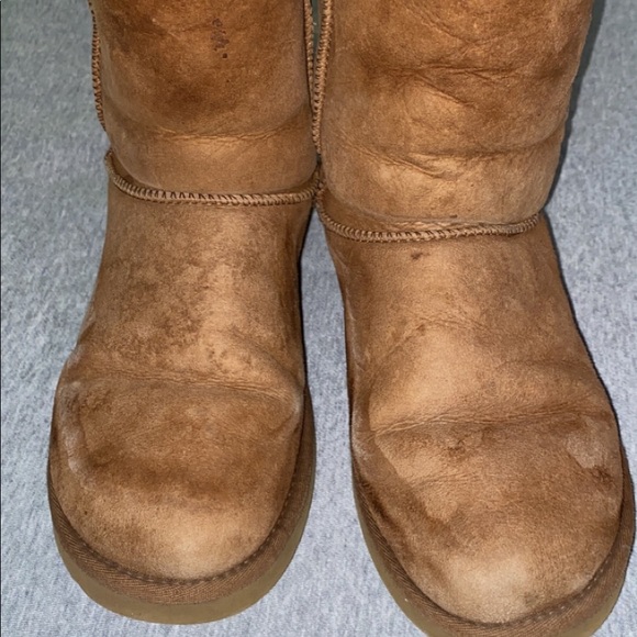 CHESTNUT UGGS. SIZE 10. - Picture 2 of 7